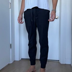 Men’s Medium Black Lululemon Joggers